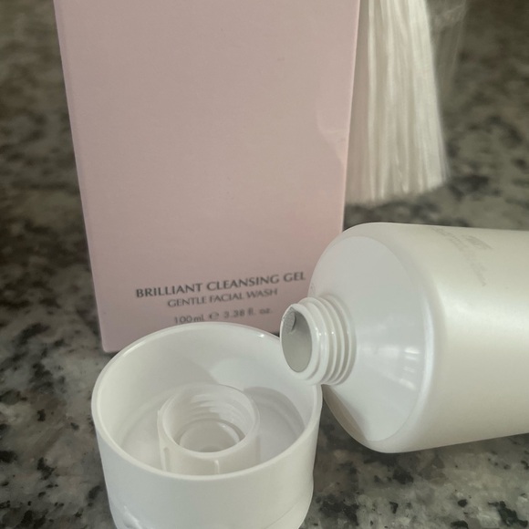 FEMMUE Brilliant Cleansing Gel full size - Picture 4 of 7